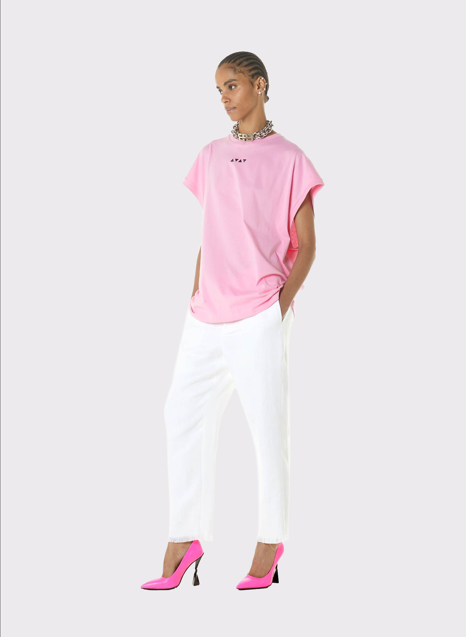 Byblos T-Shirt Triangle Symbols in pink - side view