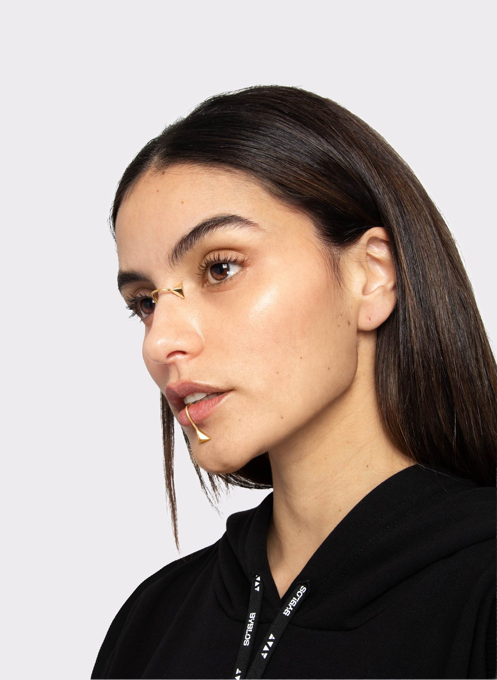 Byblos Triangle Lip Cuff in gold