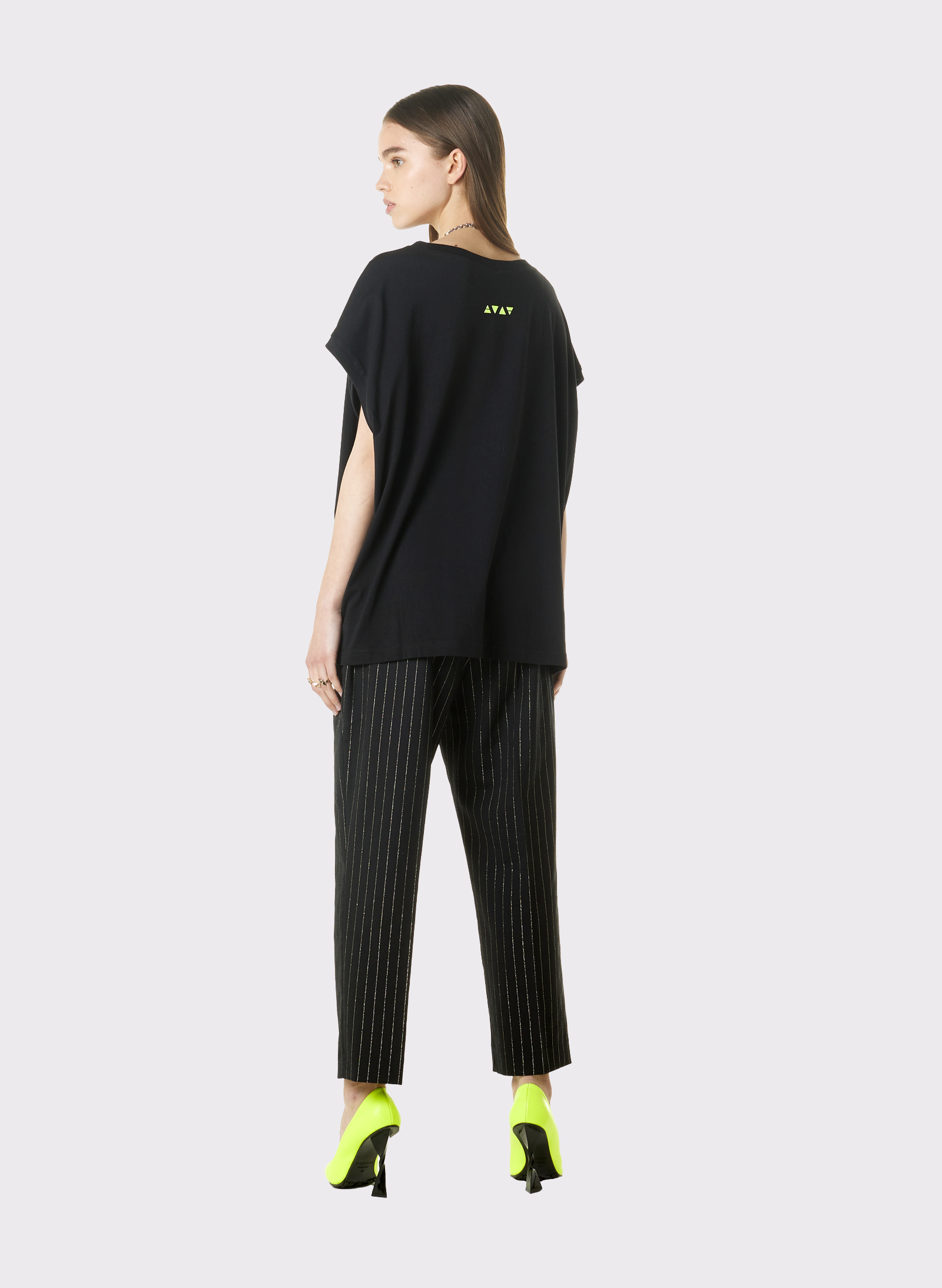 Byblos Tshirt Hole in black - side view