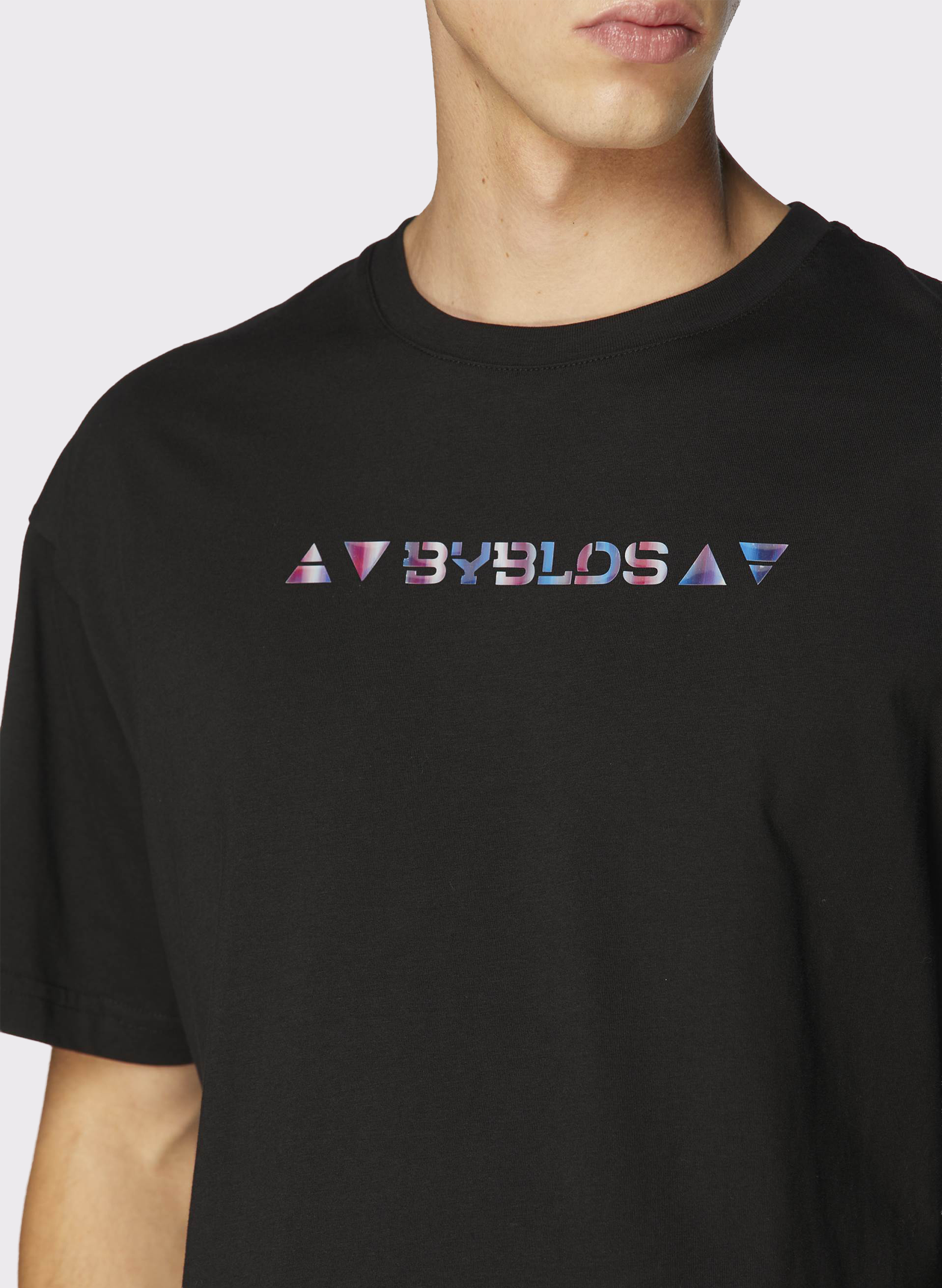 Byblos Lover Iridescent T-Shirt in black - side view